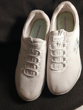 Skechers Slip-on Sneakers